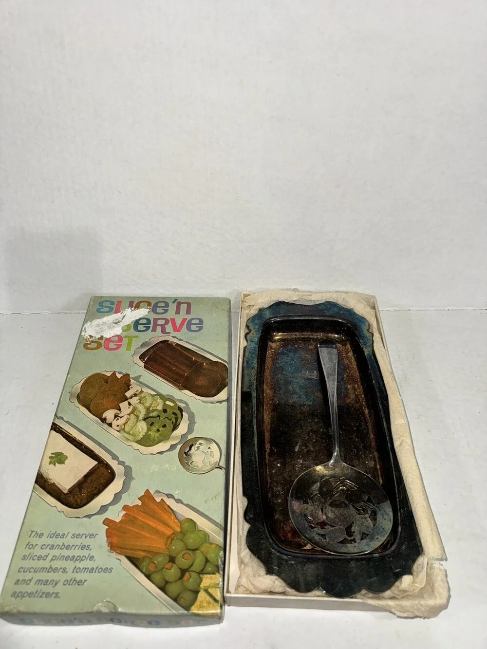 Vintage WM Rogers Slice N Serve Silverplate Amber Glass Tray Boxed Set